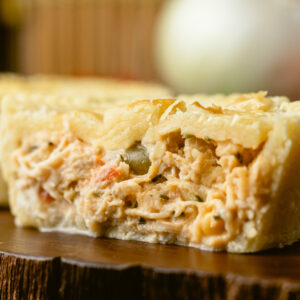 Torta de Frango com Requeij&atilde;o